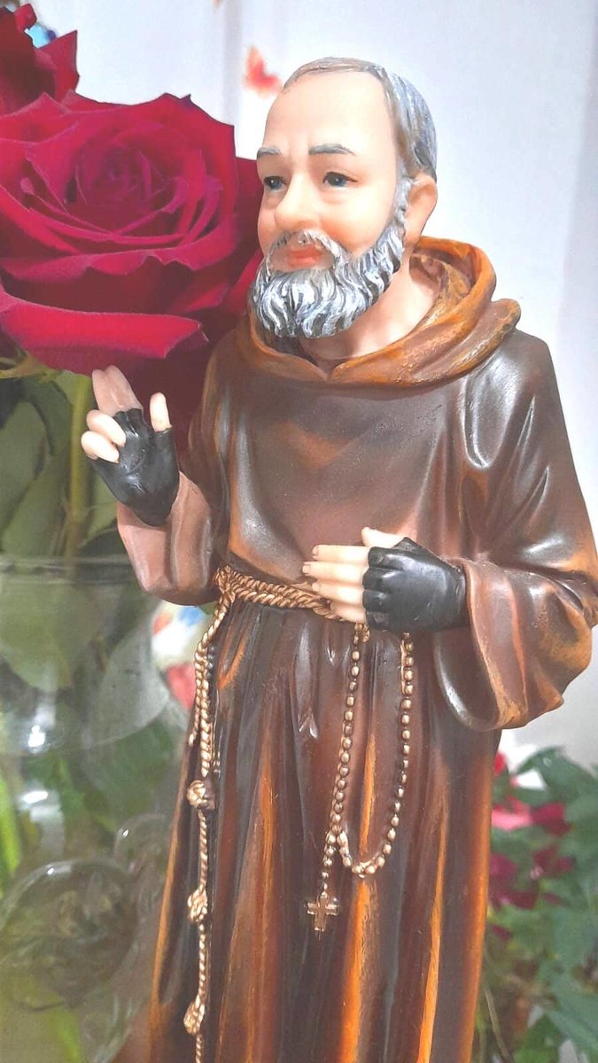San Padre Pio and also Saint Pius of Pietrelcina Estatue 13 Inc Franciscan Capuchin Priest Stigmatist, and Mystic Estatuilla Religiosa Decor